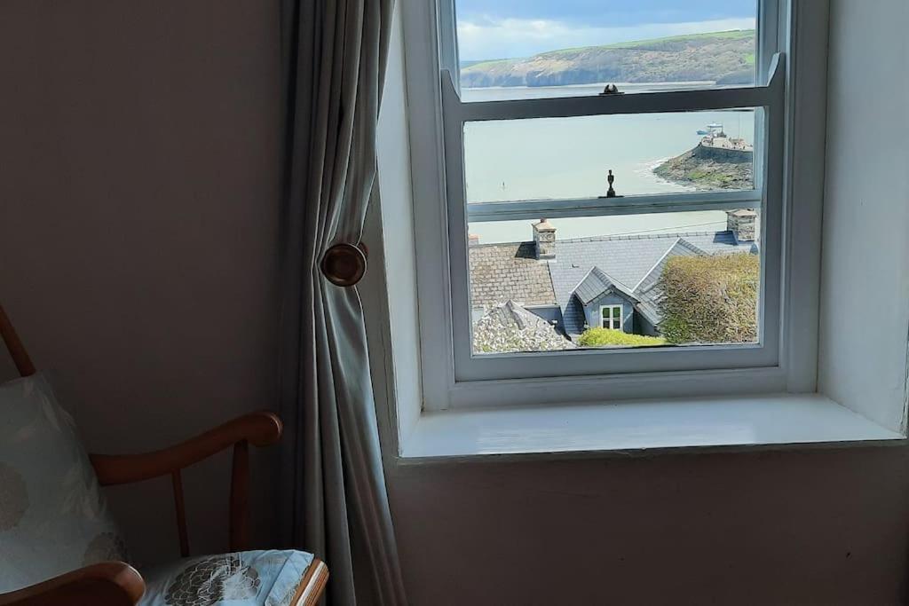 Arvonia Sleeps 7, Sea Views, Dog Friendly Villa New Quay  Exteriör bild