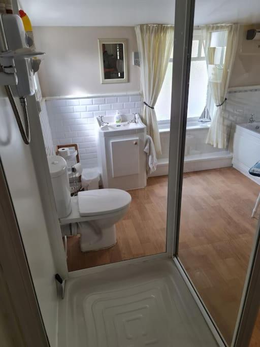 Arvonia Sleeps 7, Sea Views, Dog Friendly Villa New Quay  Exteriör bild