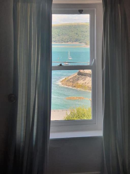 Arvonia Sleeps 7, Sea Views, Dog Friendly Villa New Quay  Exteriör bild