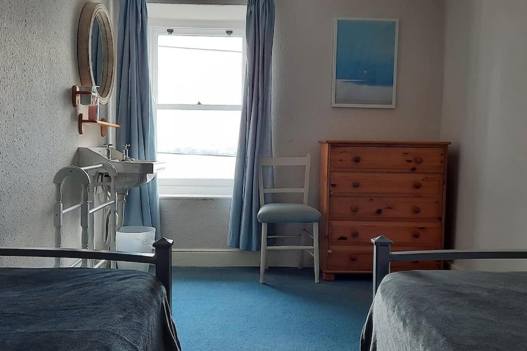 Arvonia Sleeps 7, Sea Views, Dog Friendly Villa New Quay  Exteriör bild