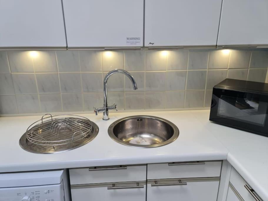 Arvonia Sleeps 7, Sea Views, Dog Friendly Villa New Quay  Exteriör bild
