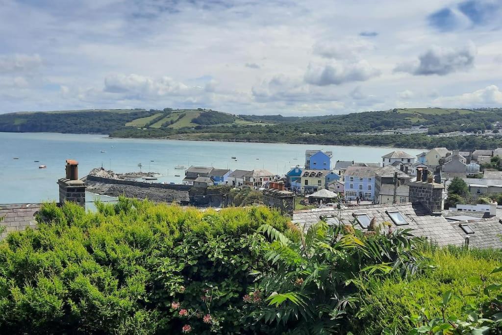 Arvonia Sleeps 7, Sea Views, Dog Friendly Villa New Quay  Exteriör bild