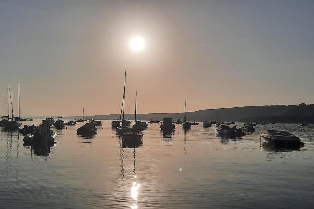 Arvonia Sleeps 7, Sea Views, Dog Friendly Villa New Quay  Exteriör bild