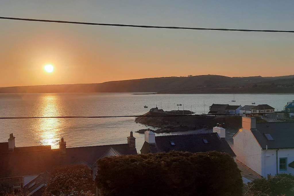 Arvonia Sleeps 7, Sea Views, Dog Friendly Villa New Quay  Exteriör bild