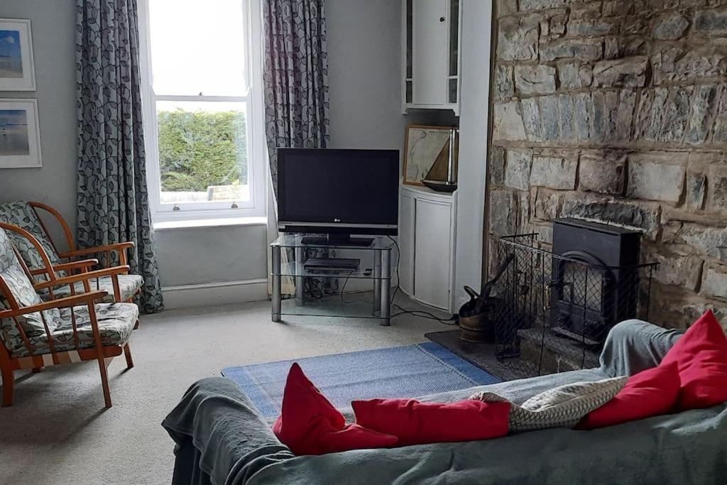 Arvonia Sleeps 7, Sea Views, Dog Friendly Villa New Quay  Exteriör bild