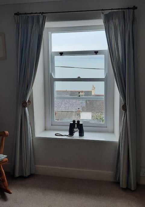 Arvonia Sleeps 7, Sea Views, Dog Friendly Villa New Quay  Exteriör bild